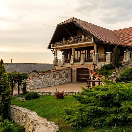 Chateau Vartely Orhei Bagian luar foto