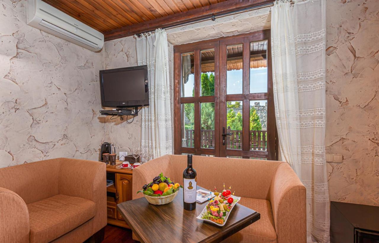 Chateau Vartely Orhei Bagian luar foto