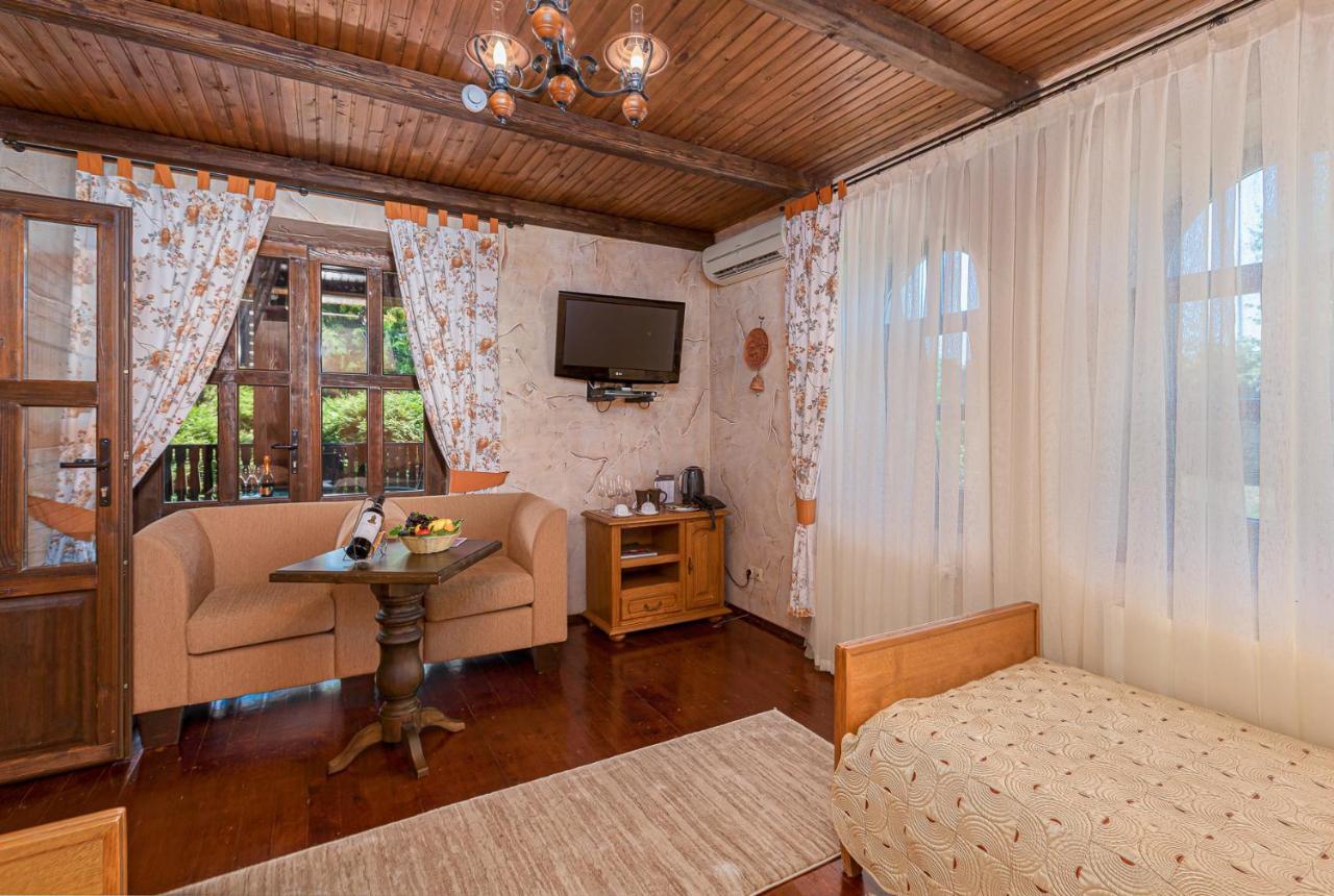 Chateau Vartely Orhei Bagian luar foto
