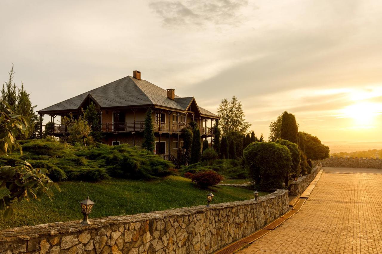 Chateau Vartely Orhei Bagian luar foto