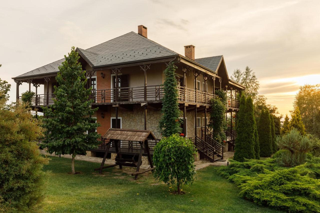 Chateau Vartely Orhei Bagian luar foto