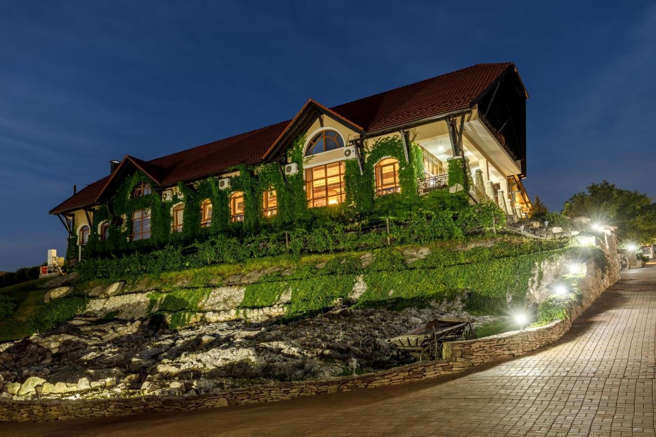 Chateau Vartely Orhei Bagian luar foto